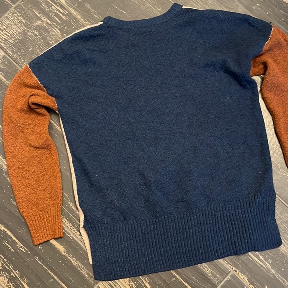 Color Block Sweater - Picture 2 of 2